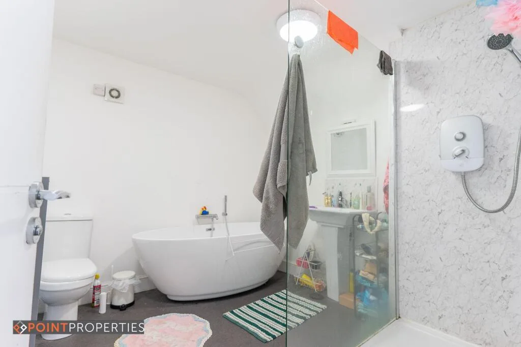 7 bedroom flat for rent