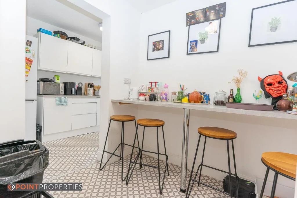 7 bedroom flat for rent