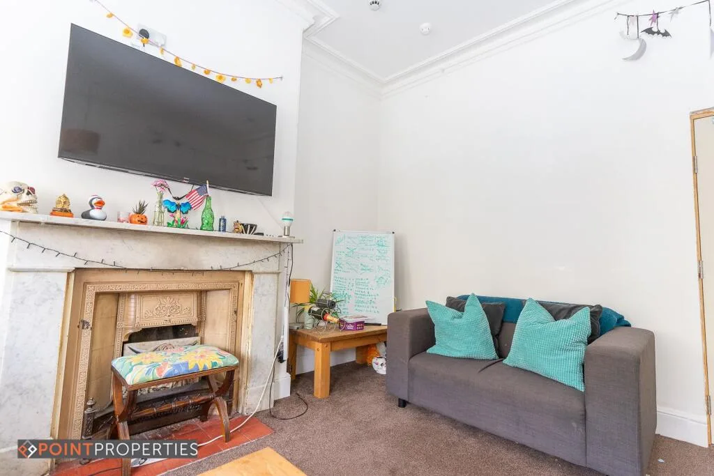 7 bedroom flat for rent