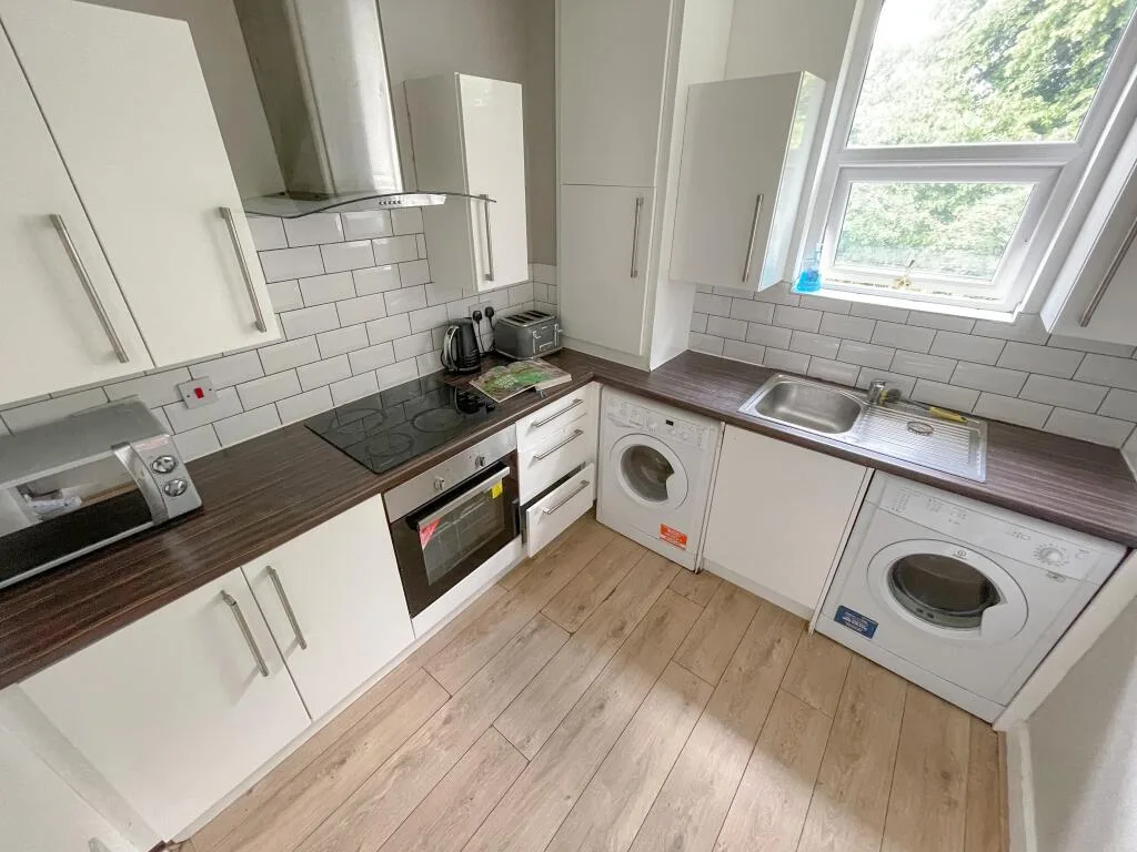 7 bedroom semi-detached house for rent