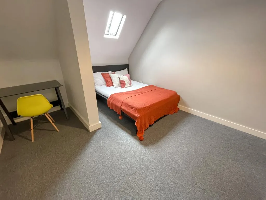 7 bedroom semi-detached house for rent