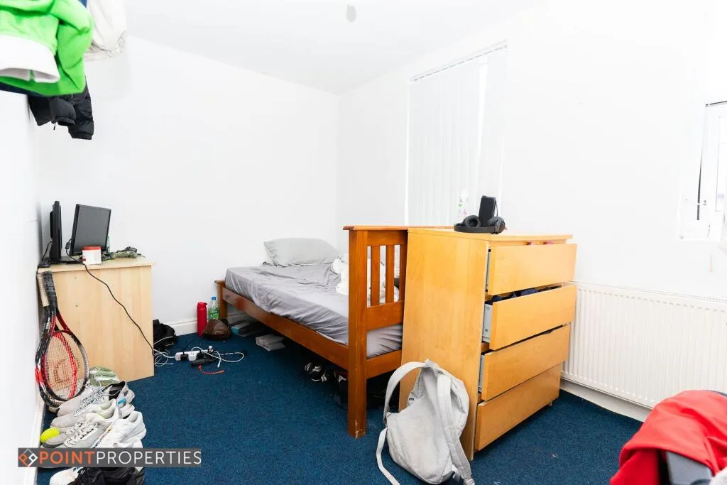 6 bedroom terraced house for rent