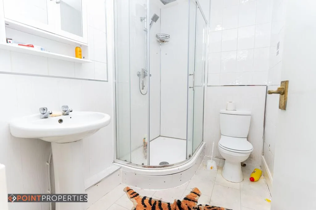 6 bedroom terraced house for rent