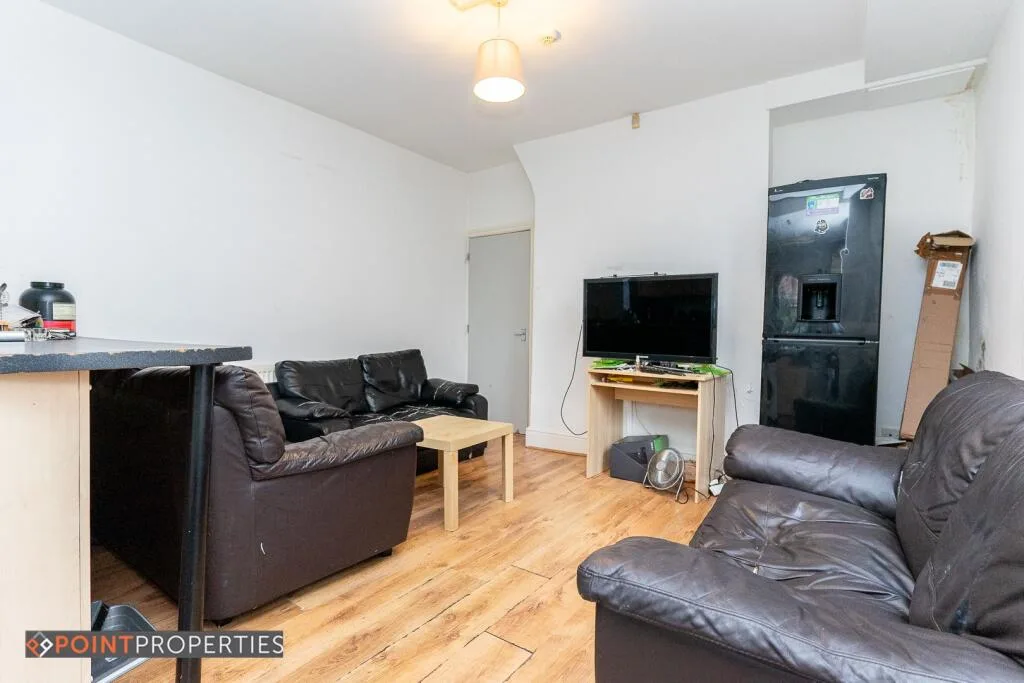 6 bedroom terraced house for rent