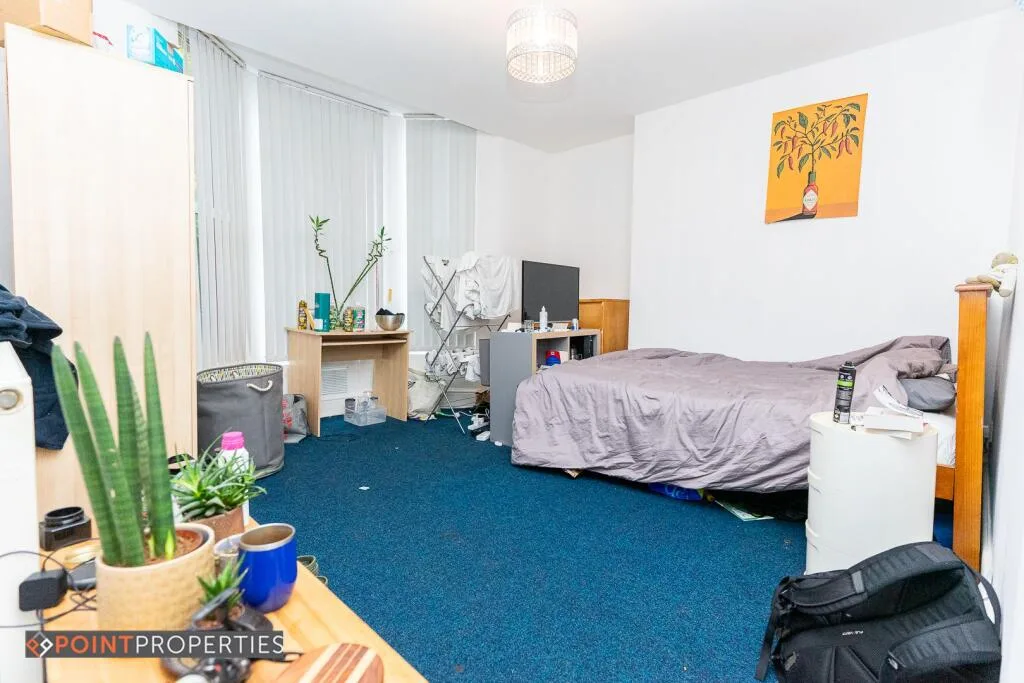 6 bedroom terraced house for rent