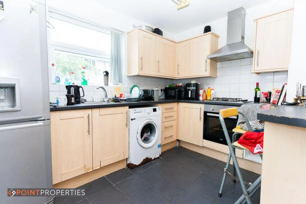 6 bedroom terraced house for rent
