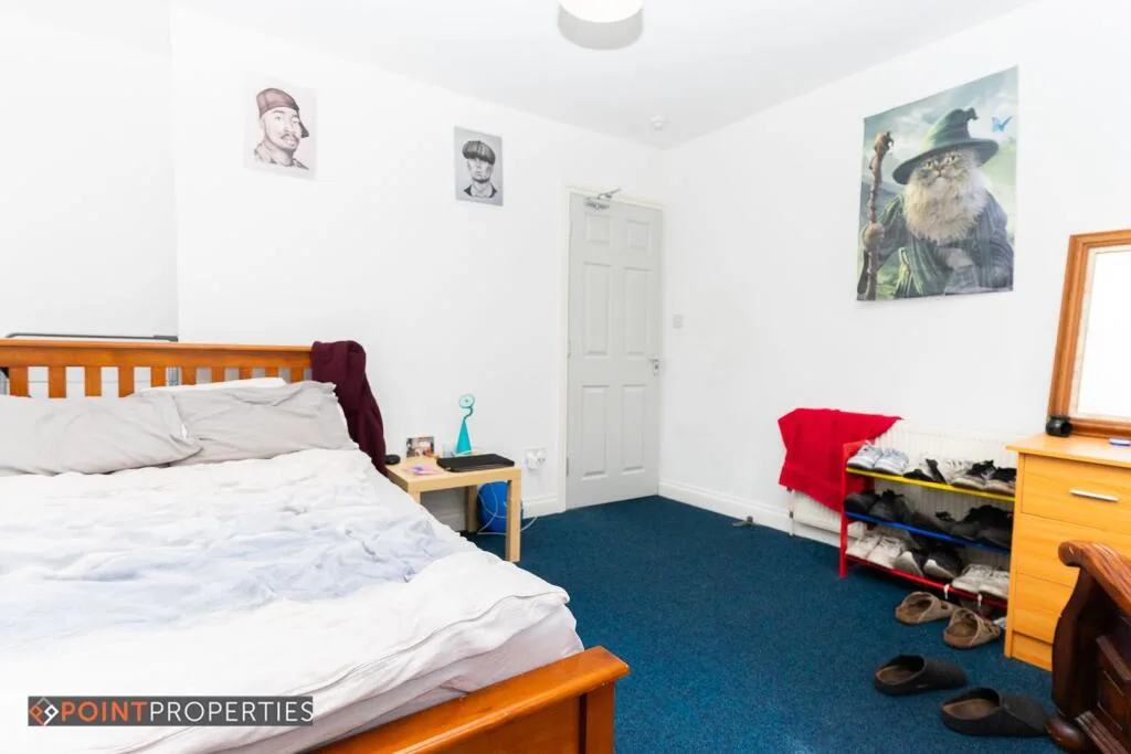 6 bedroom terraced house for rent