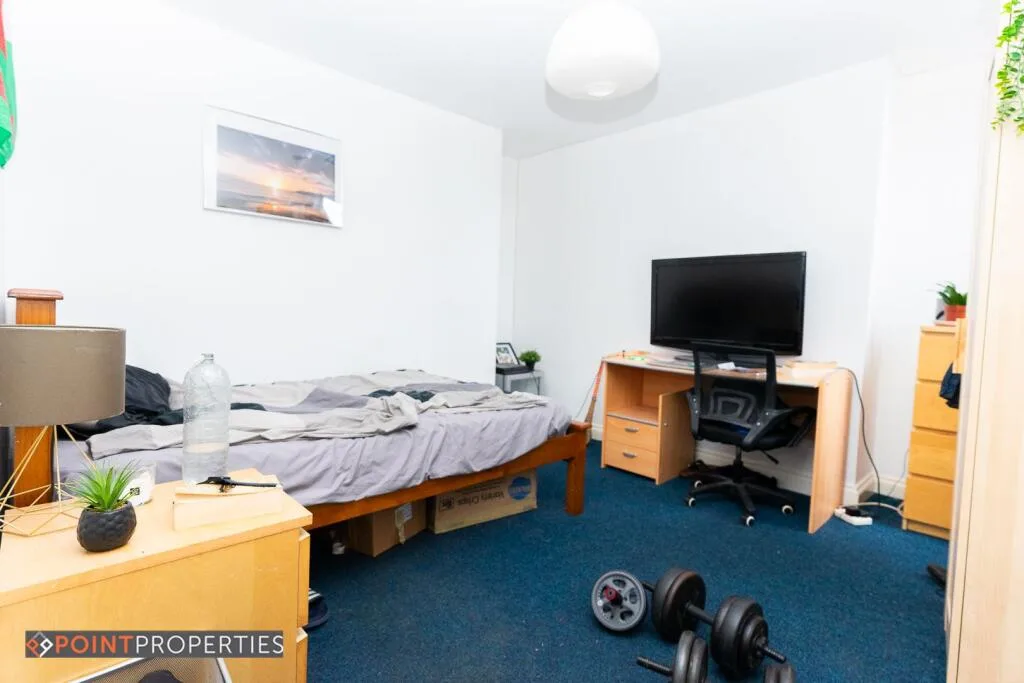 6 bedroom terraced house for rent