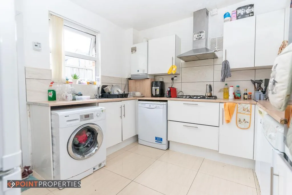 6 bedroom terraced house for rent