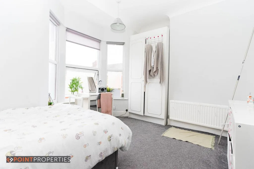 4 bedroom semi-detached house for rent