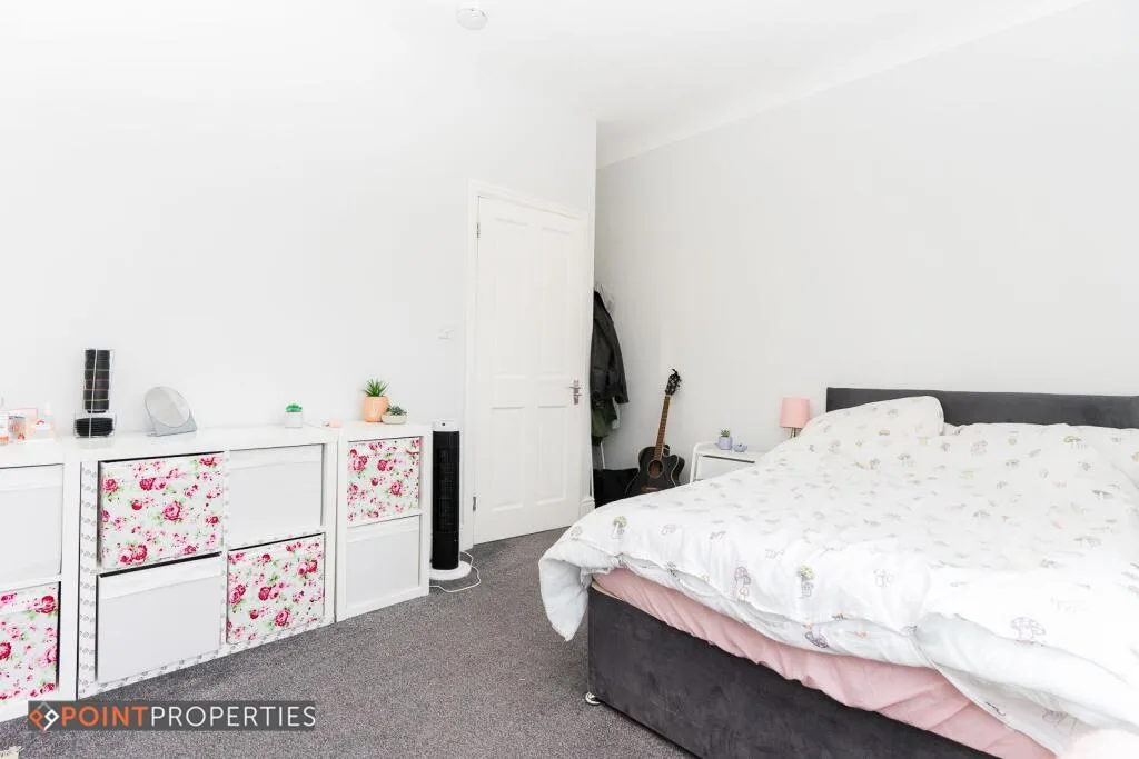 4 bedroom semi-detached house for rent