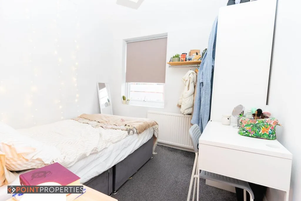 4 bedroom semi-detached house for rent