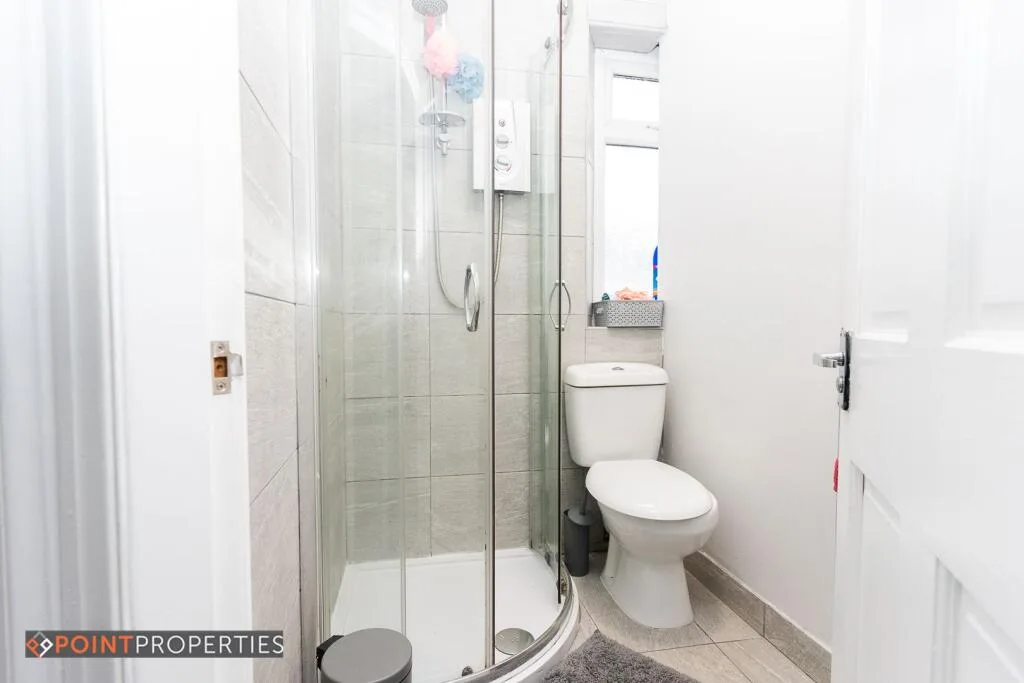 4 bedroom semi-detached house for rent