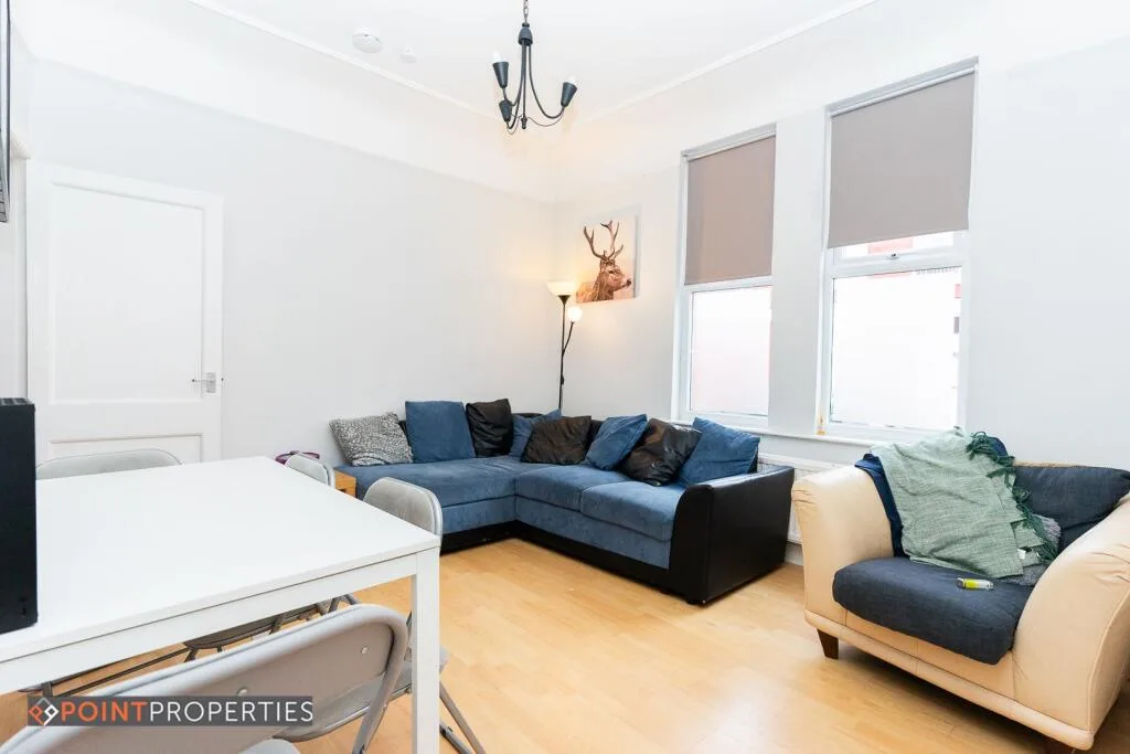 4 bedroom semi-detached house for rent