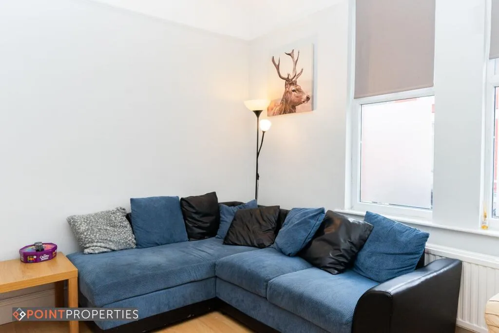 4 bedroom semi-detached house for rent