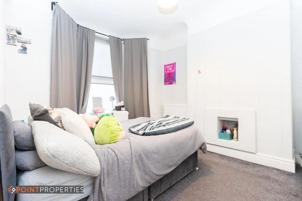 4 bedroom semi-detached house for rent