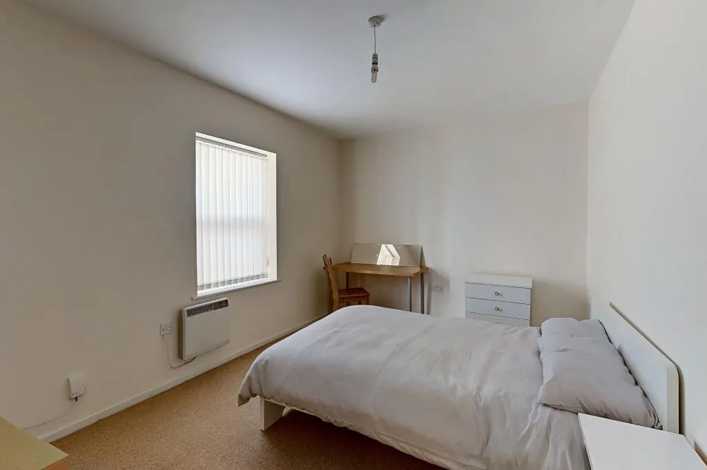 6 bedroom semi-detached house for rent