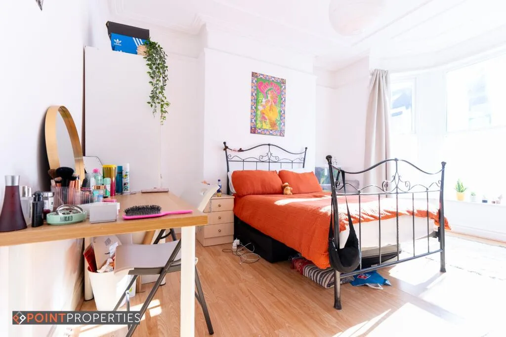 7 bedroom terraced house for rent