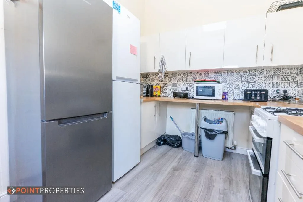 7 bedroom terraced house for rent