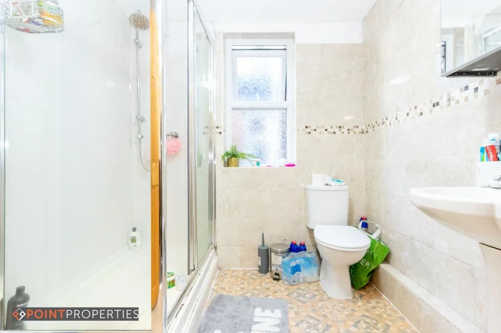 7 bedroom terraced house for rent