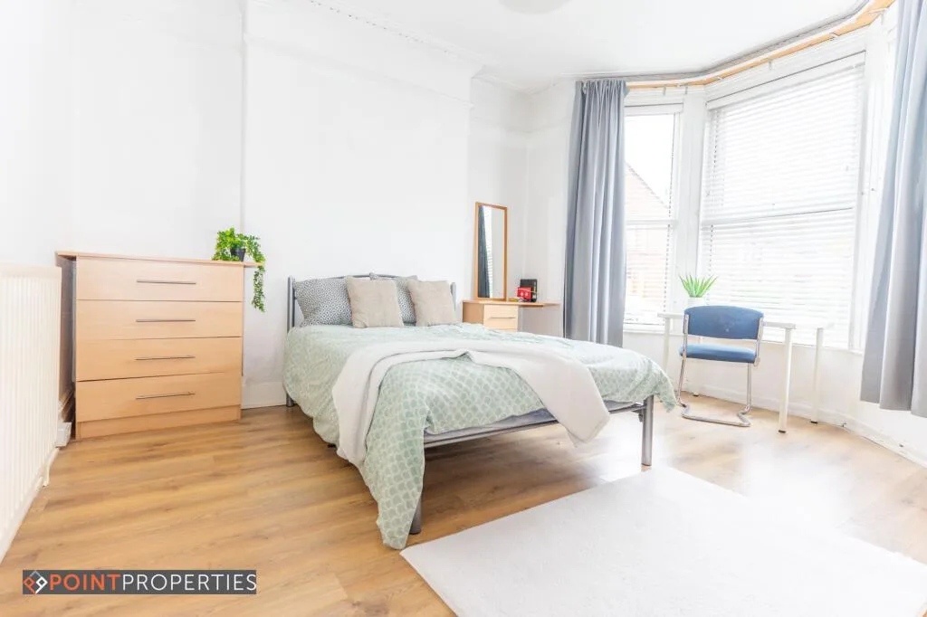 6 bedroom terraced house for rent