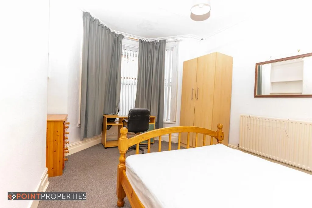 6 bedroom terraced house for rent