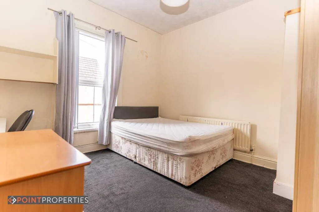 6 bedroom terraced house for rent