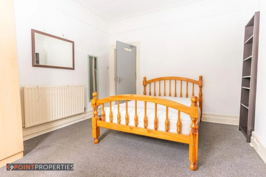 6 bedroom terraced house for rent