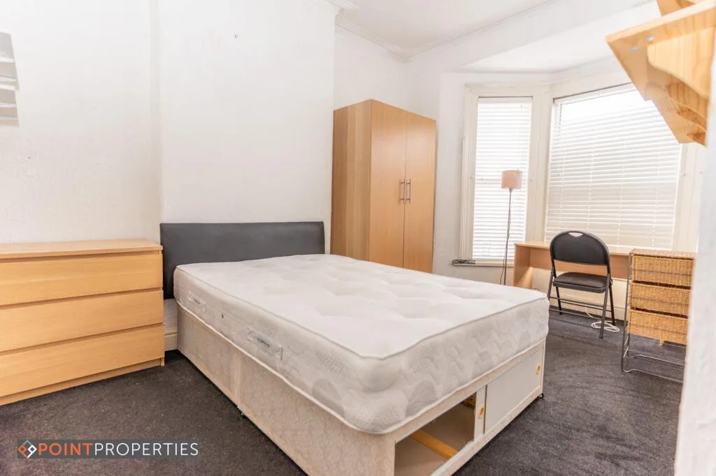 6 bedroom terraced house for rent