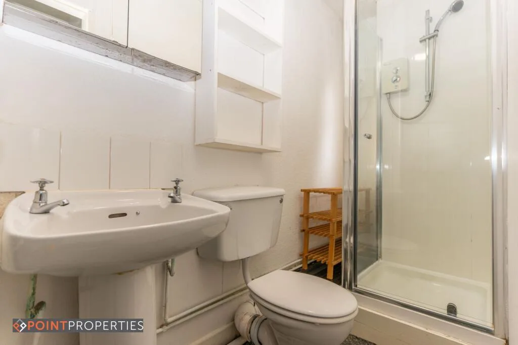 6 bedroom terraced house for rent