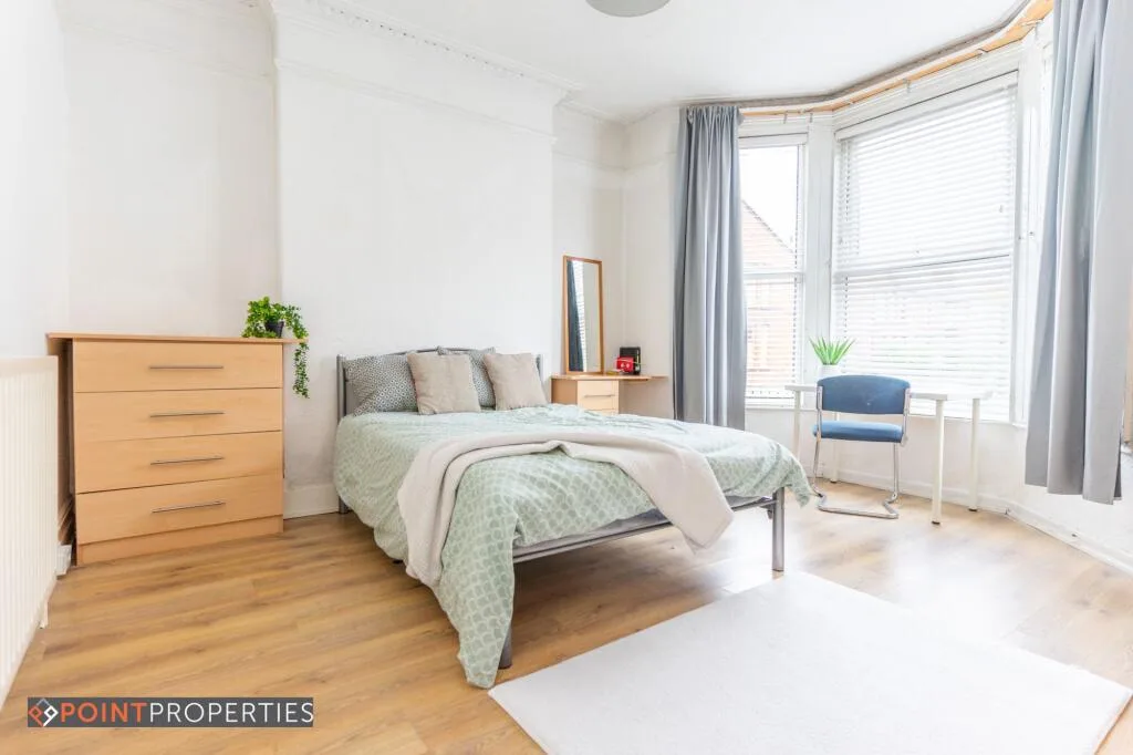 6 bedroom terraced house for rent