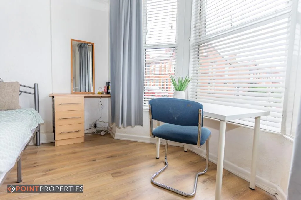 6 bedroom terraced house for rent