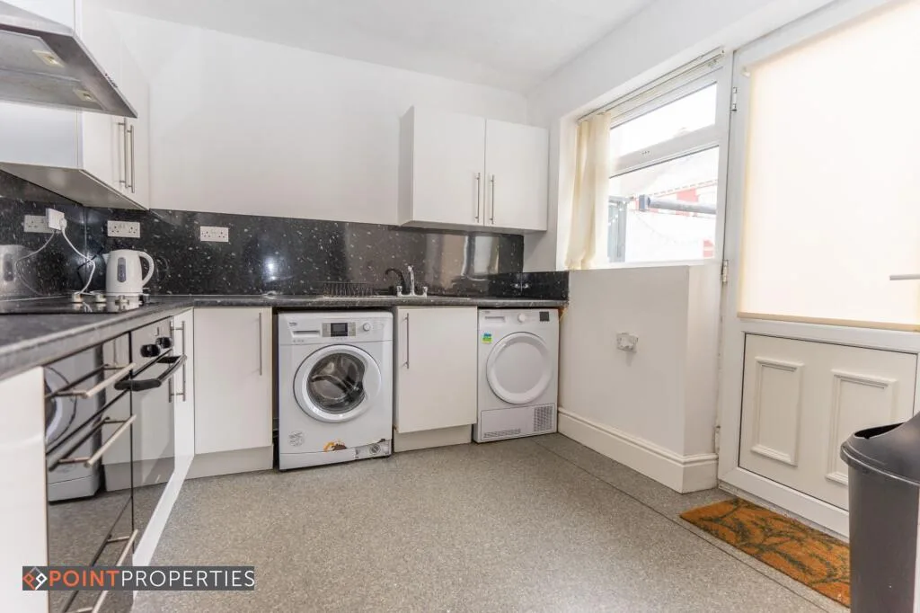 6 bedroom terraced house for rent