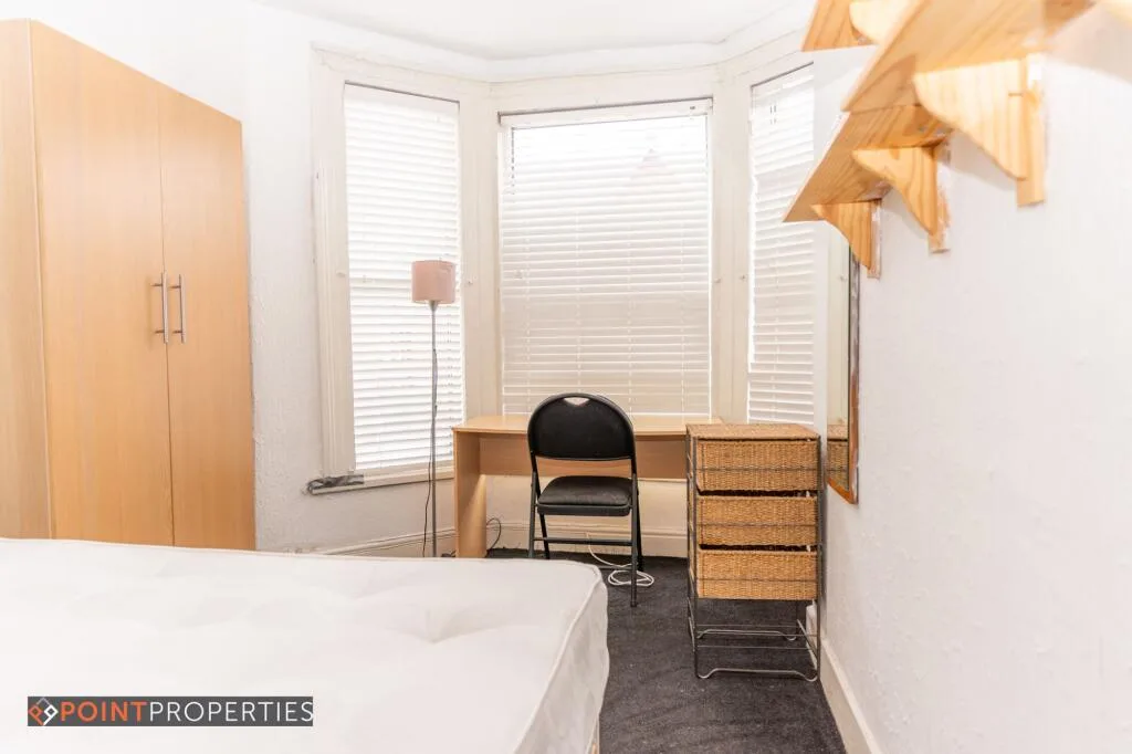 6 bedroom terraced house for rent