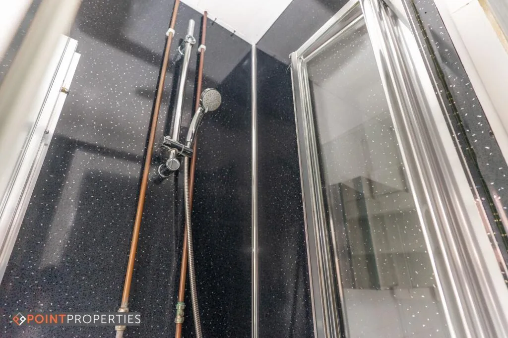 6 bedroom terraced house for rent