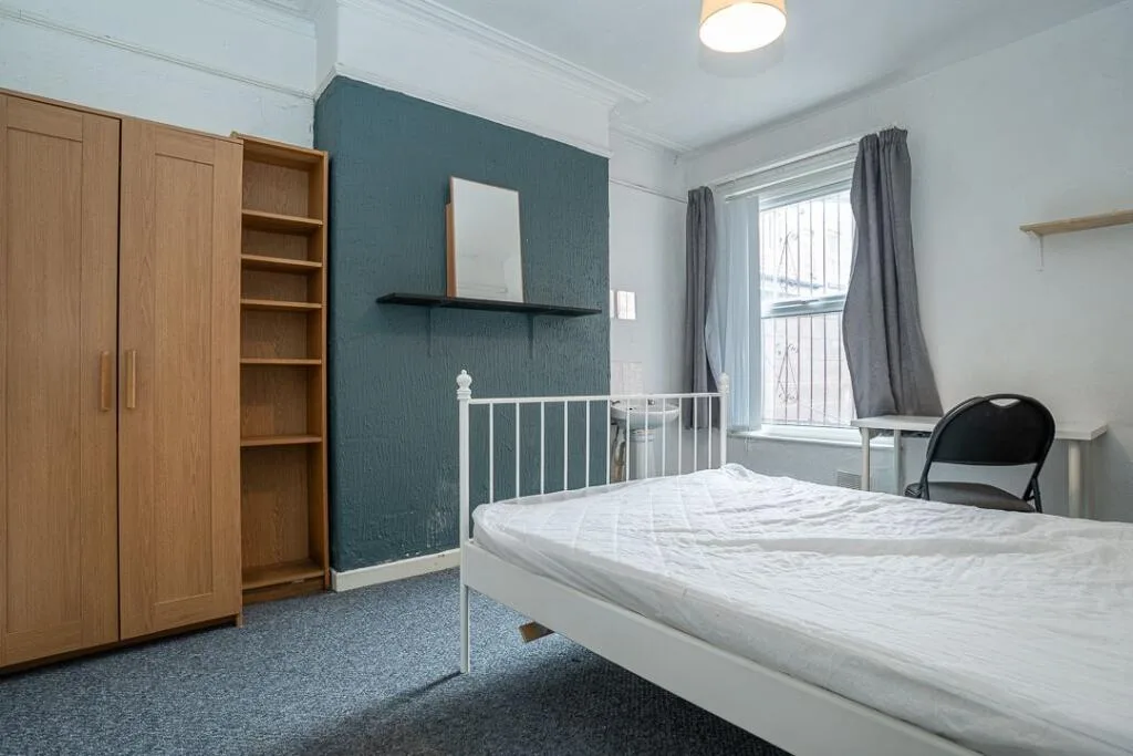 6 bedroom terraced house for rent