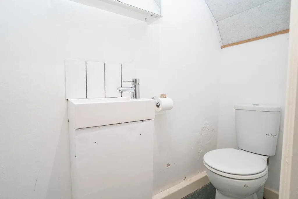 6 bedroom terraced house for rent