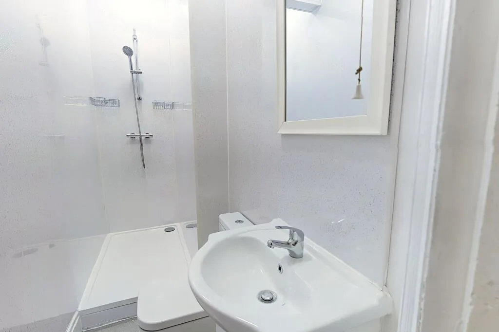 5 bedroom terraced house for rent