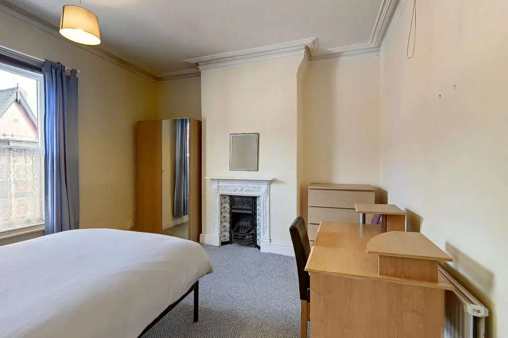 5 bedroom terraced house for rent