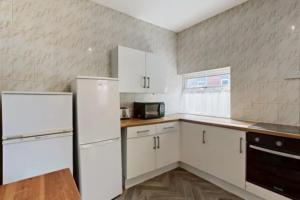 5 bedroom terraced house for rent