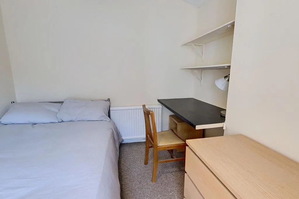 5 bedroom terraced house for rent