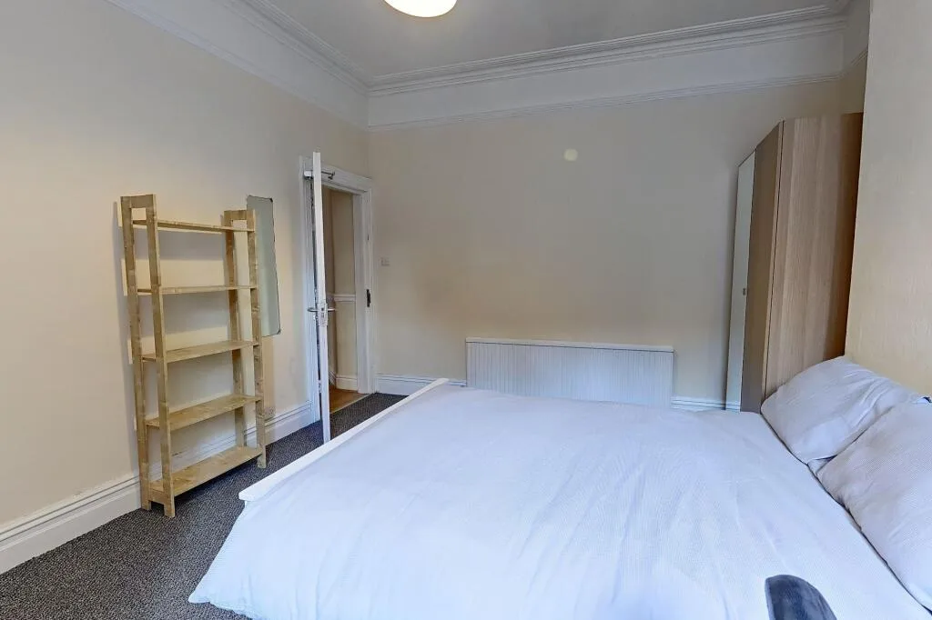 5 bedroom terraced house for rent