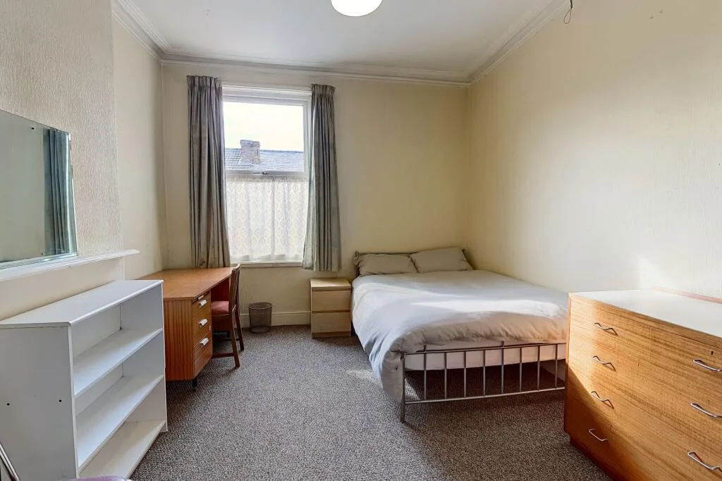5 bedroom terraced house for rent