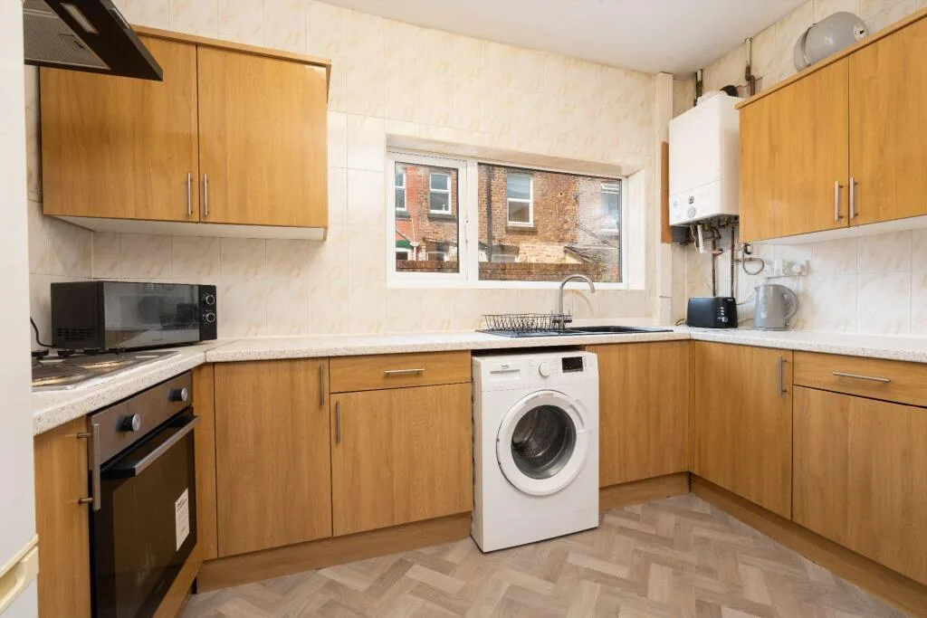 5 bedroom terraced house for rent