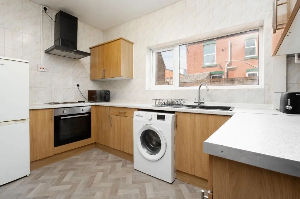 5 bedroom terraced house for rent