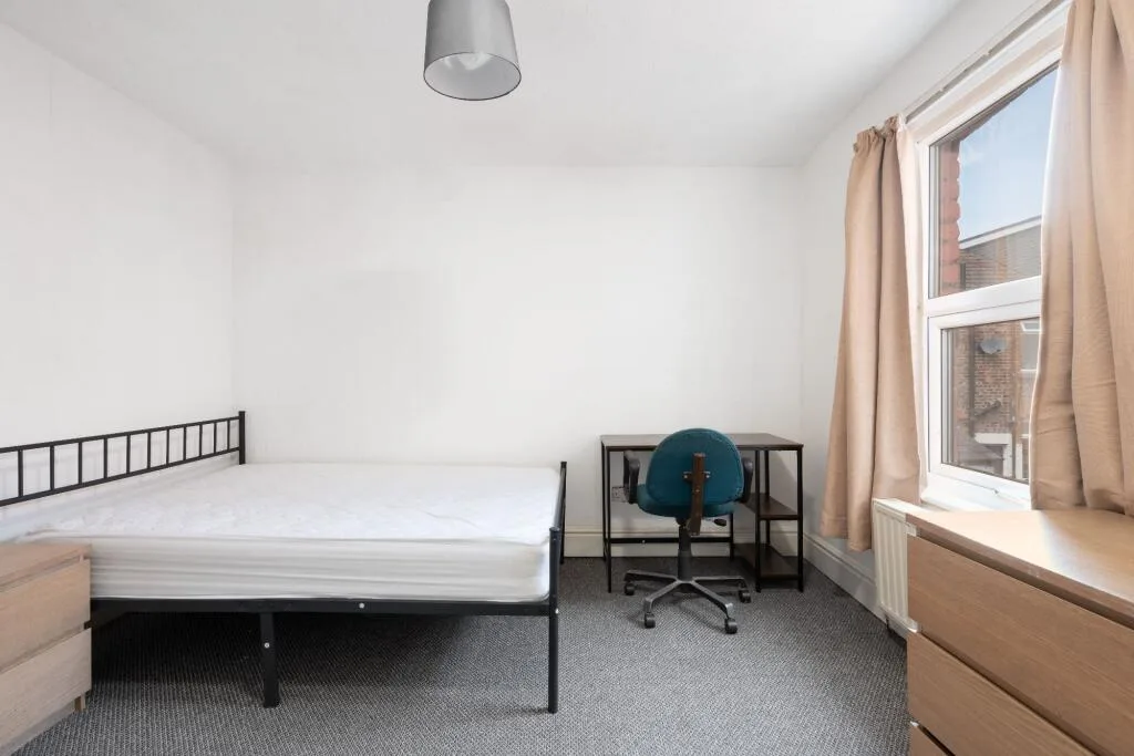 5 bedroom terraced house for rent