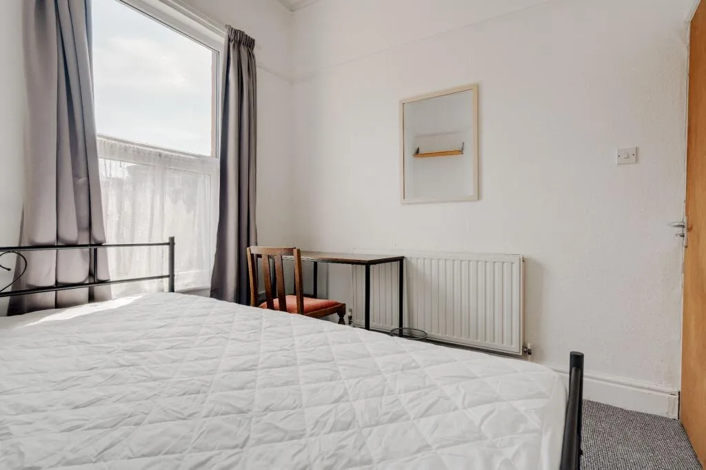 5 bedroom terraced house for rent