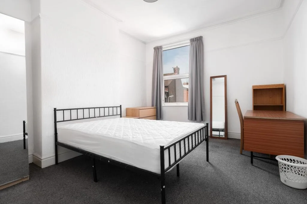 5 bedroom terraced house for rent