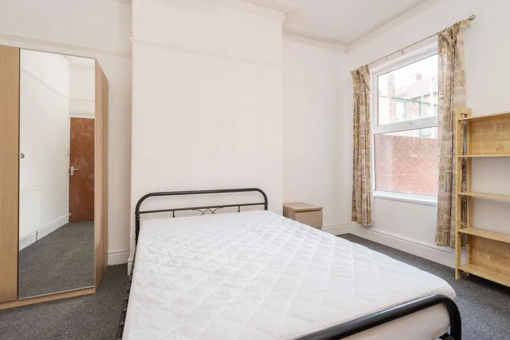 5 bedroom terraced house for rent