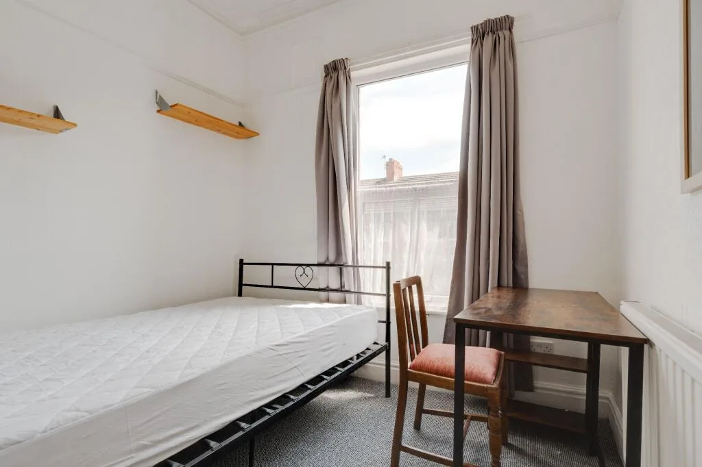 5 bedroom terraced house for rent